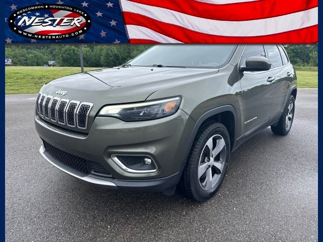 2019 Jeep Cherokee Limited 4x4 in Olive Green Pearlcoat — front three-quarter view