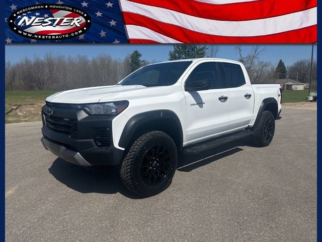 2023 Chevrolet Colorado Trail Boss in Summit White — front three-quarter view