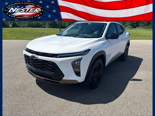 2024 Chevrolet Trax FWD ACTIV in Summit White — front three-quarter view